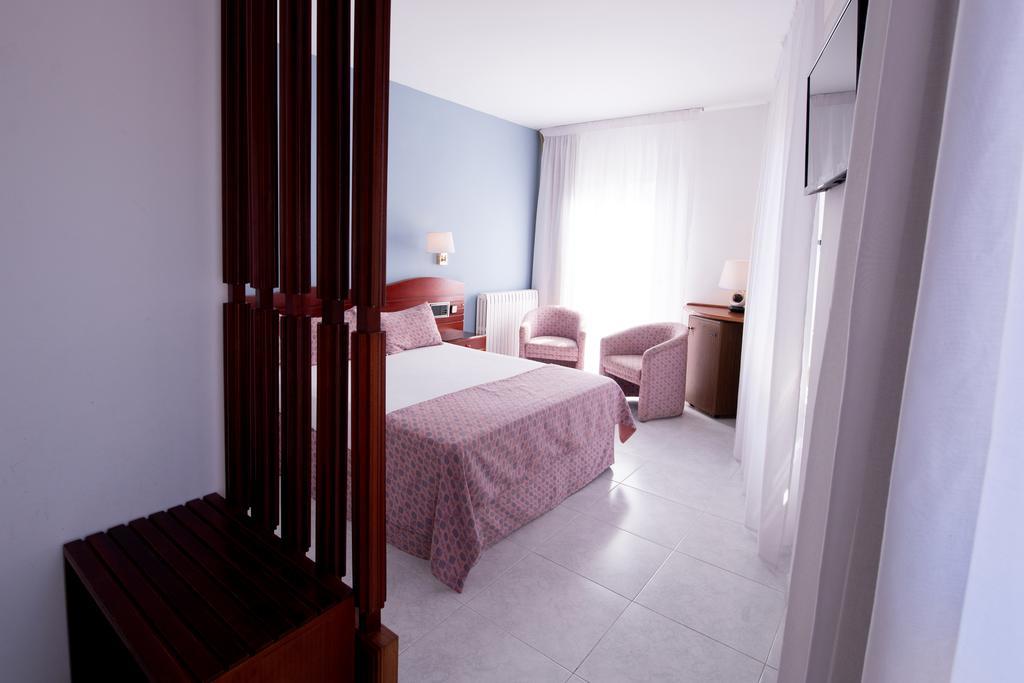 Hotel Placa Сан Фелиу де Гиксолс Екстериор снимка
